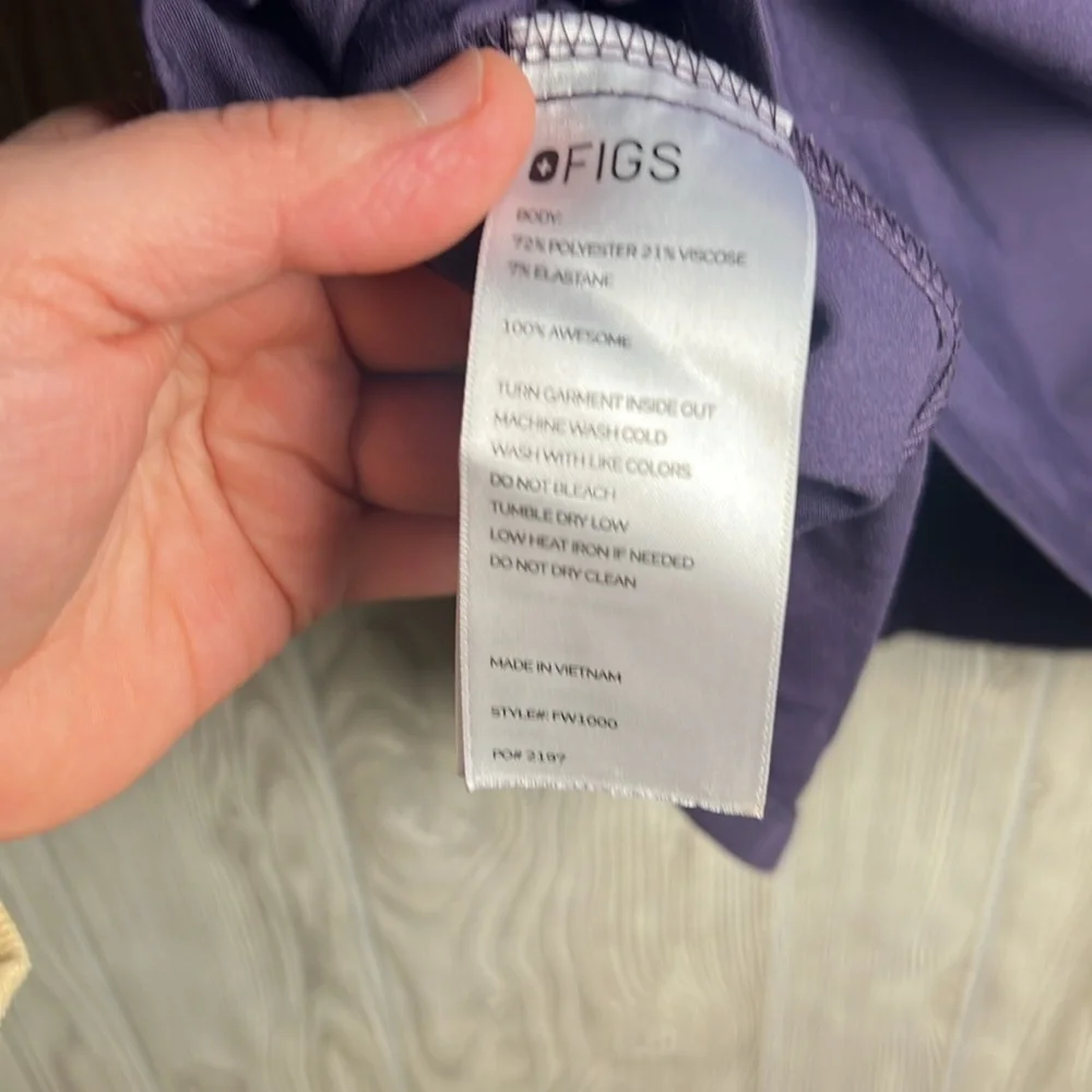 Women’s Figs Scrub Catarina One-Pocket Scrub Top Size Medium Purple